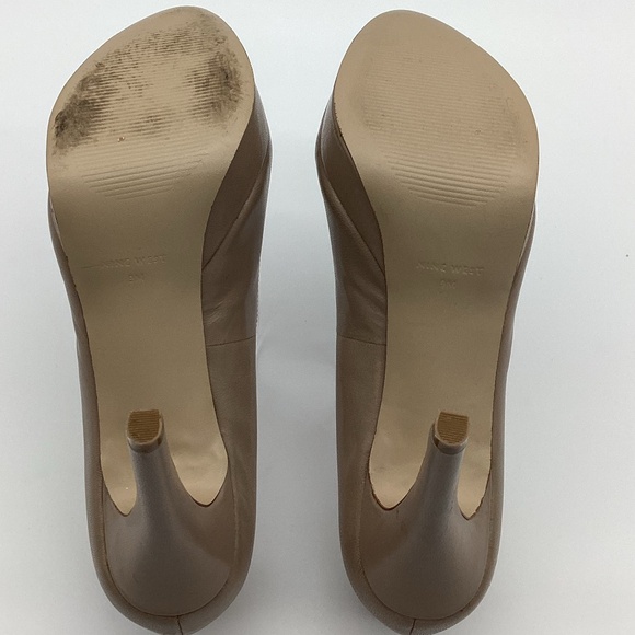 1786. Nine West Taupe Platform Pump EUC Size 8.5 - Picture 13 of 13